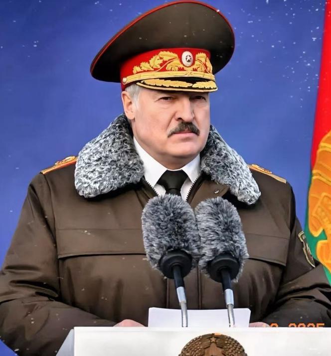 白俄罗斯总统卢卡申科接受采访时表示，中国人有一个非常特殊的特点，就是遇上事都不急