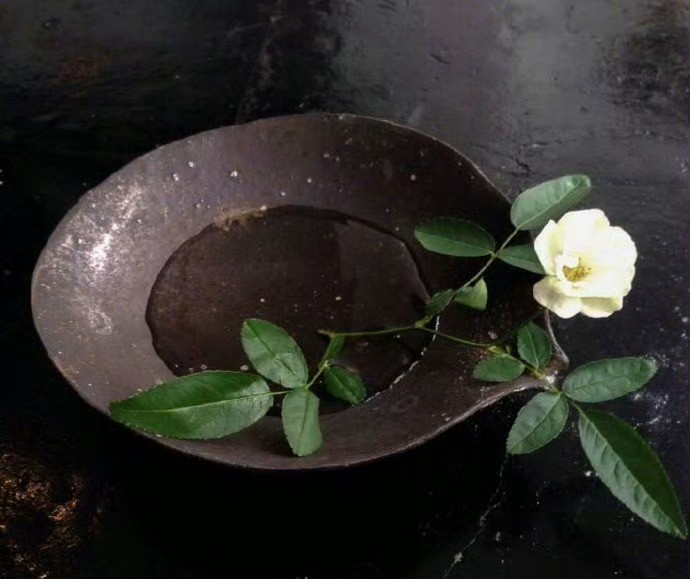“曾仕强教授说：”“懂因果的人，从来不占便宜，给都不要，因为每个人一生的能量，都