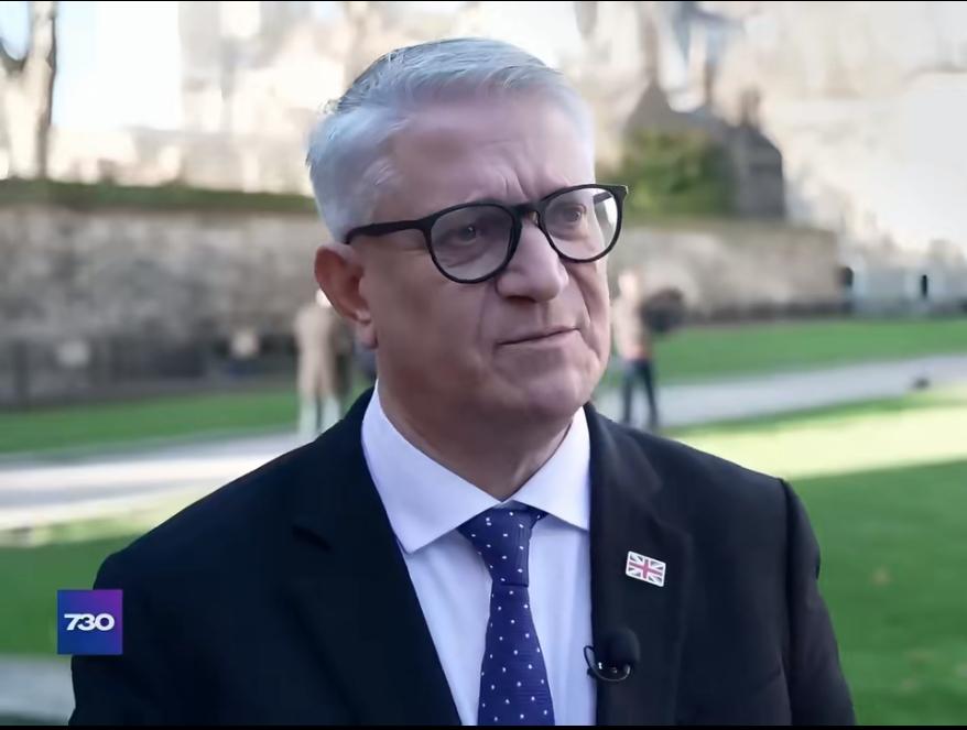 英国记者揭露：英国目前有14000万处在贫困中，父母为了养活孩子，自己只能忍饥挨