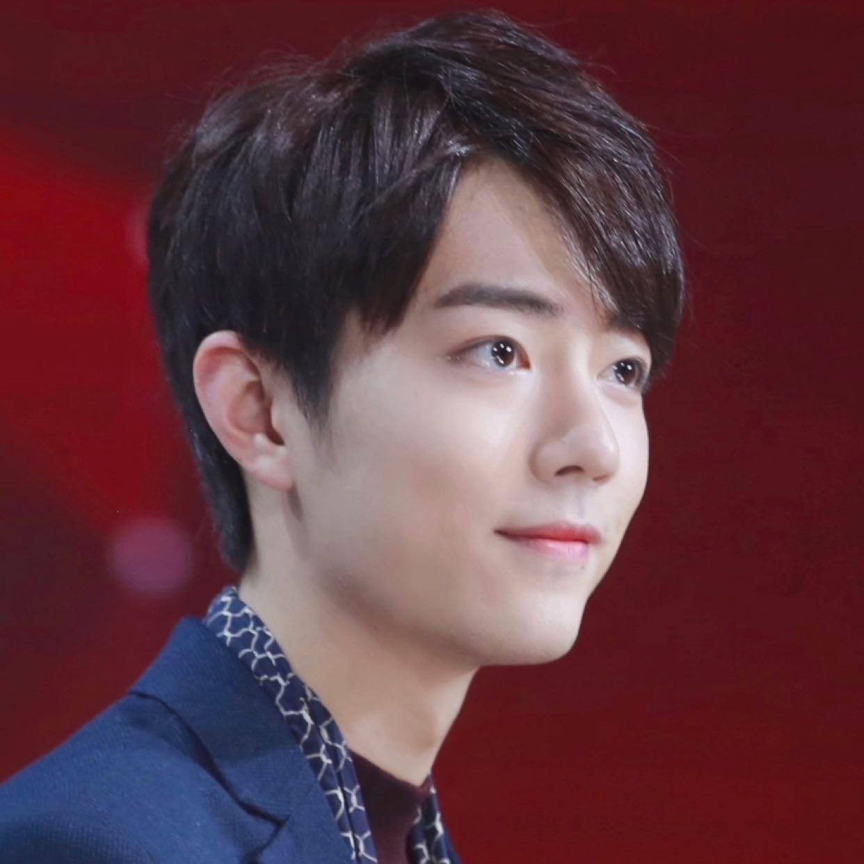 我喜欢你看向我的眼睛！眼睛粘在肖战上bgm◎肖战