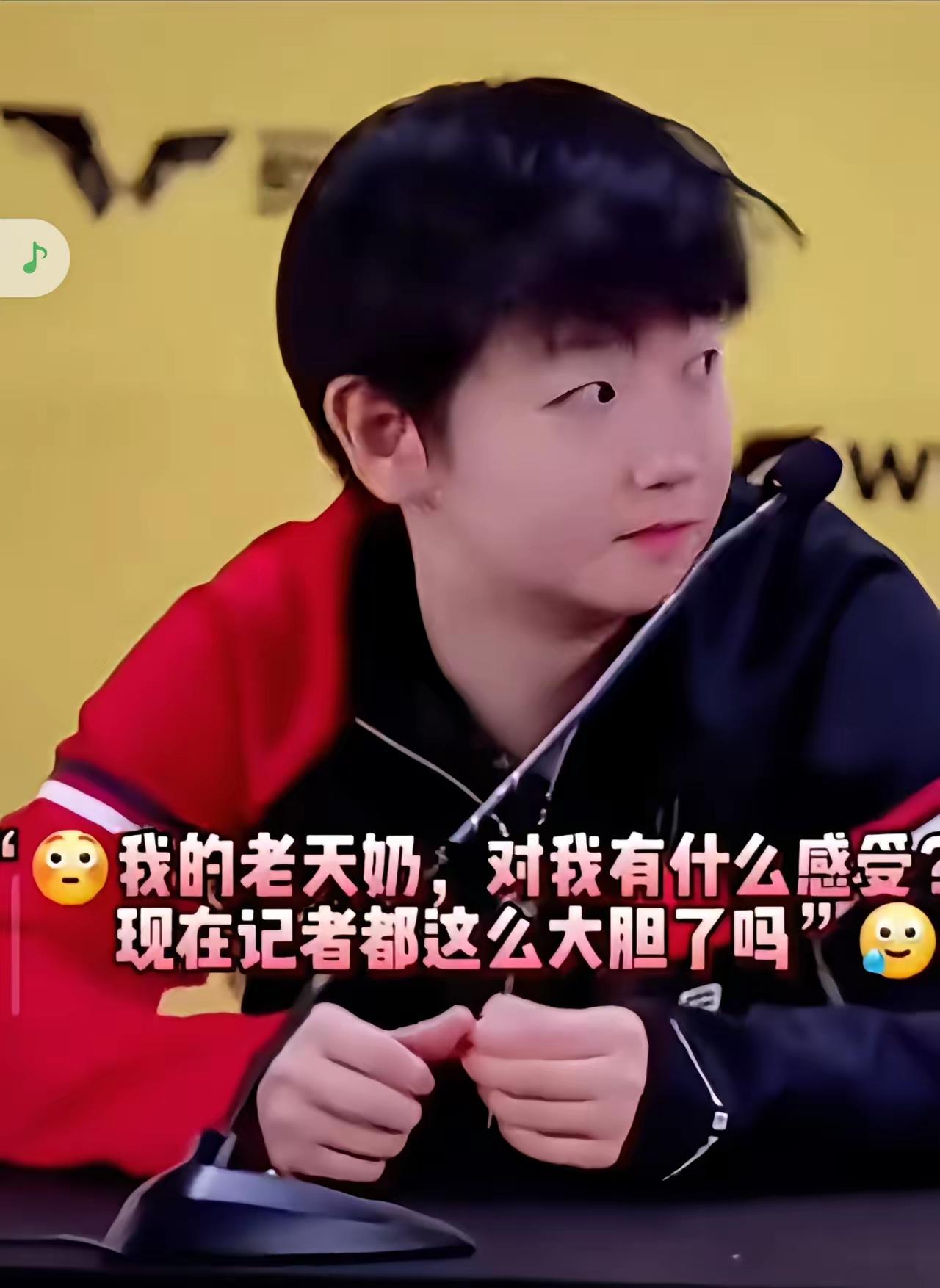 指尖刚勾住话筒线，“石景山”三个字飘进耳朵里，大头那只攥得发紧的手瞬间松了劲，话