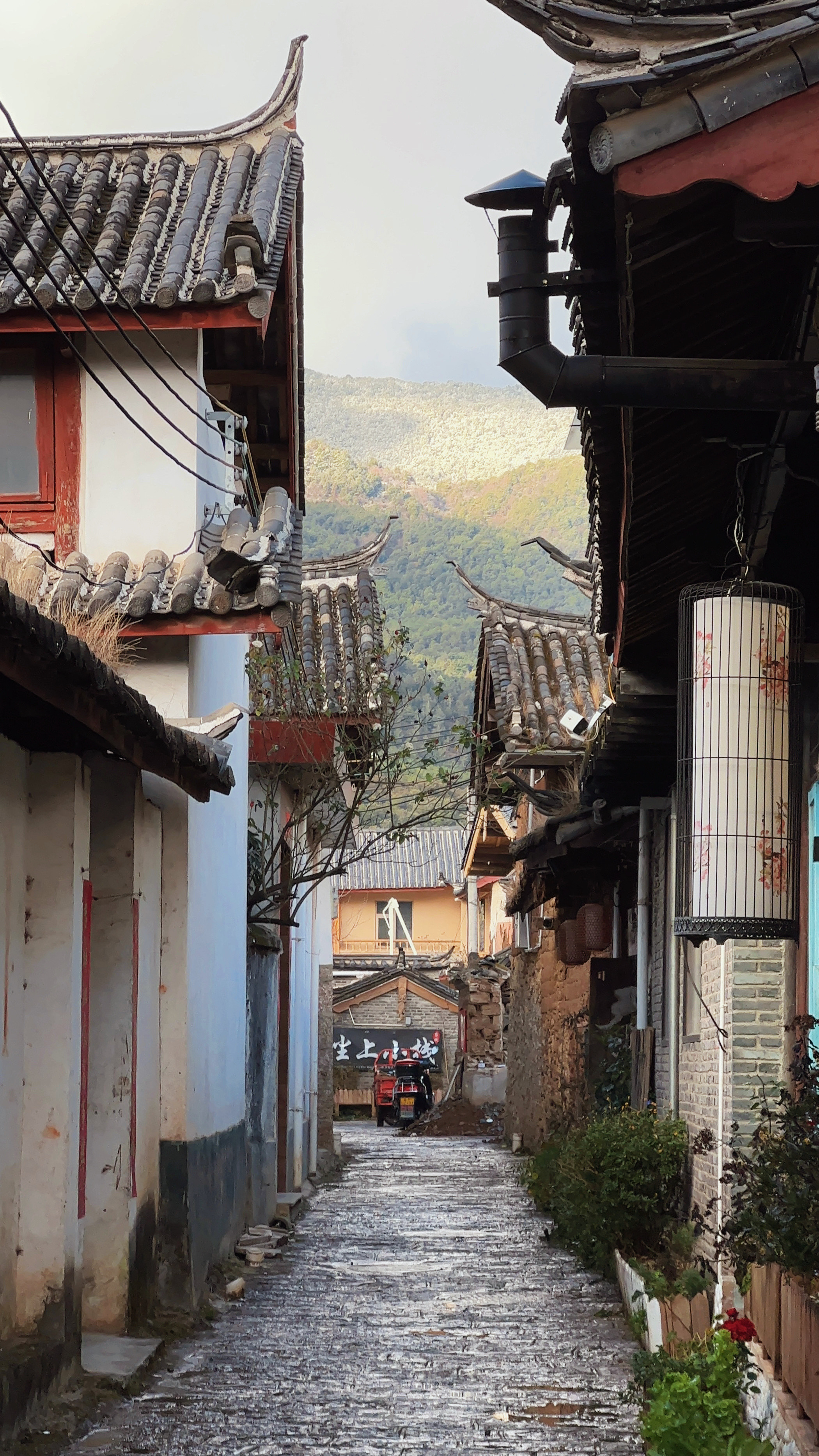 丽江大理昆明七日漫游攻略Day1丽江初遇·古城烟火抵达丽江，漫步古城青石板路，