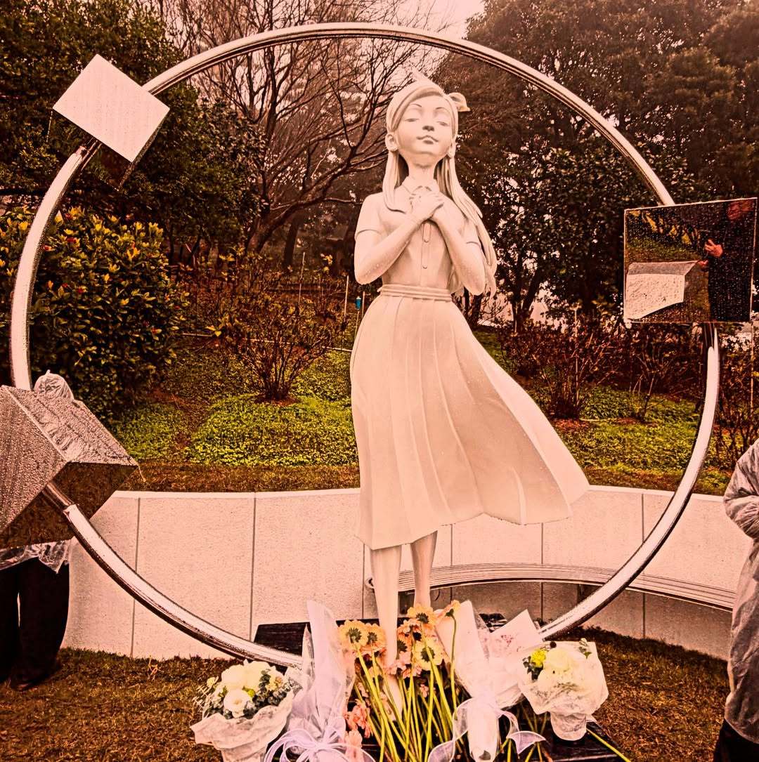 蔡康永发文怀念大S💧「今天看到你的雕像了，铜跟大理石，是坚强的材料。我望着雕像