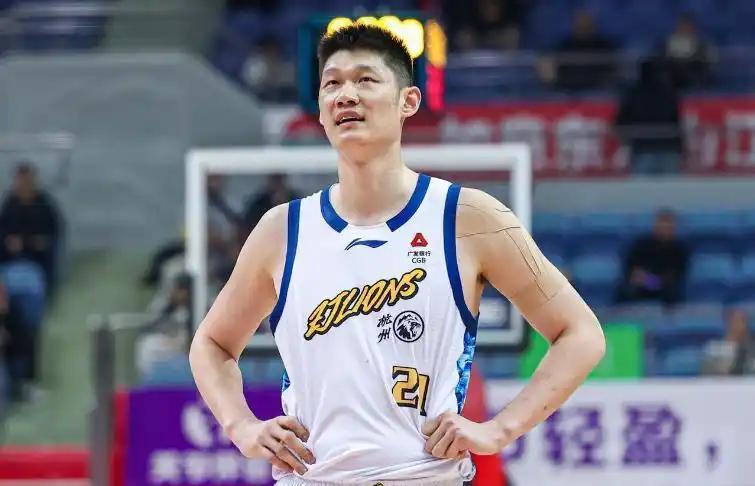 CBA排名大洗牌！辽宁2球员坑惨全队，青岛赢麻，山东遭殃CBA联赛赛程深入，