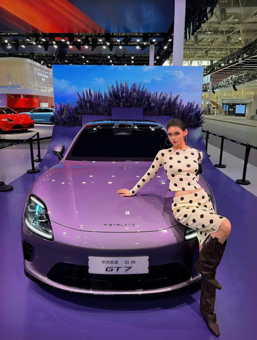 一觉醒来，汽车界炸锅了!2026年国补以旧换新政策发布了：1、新能源车：车价