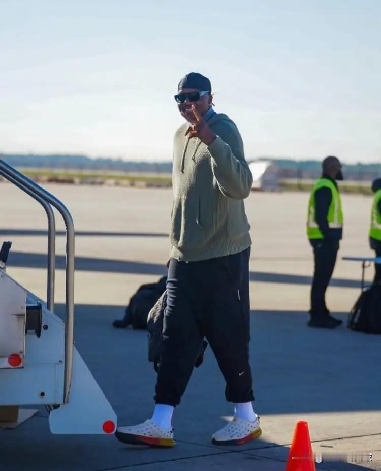 我强烈建议火箭主帅乌度卡增加卡佩拉的上场时间！在今天火箭客场挑战开拓者的上半场比