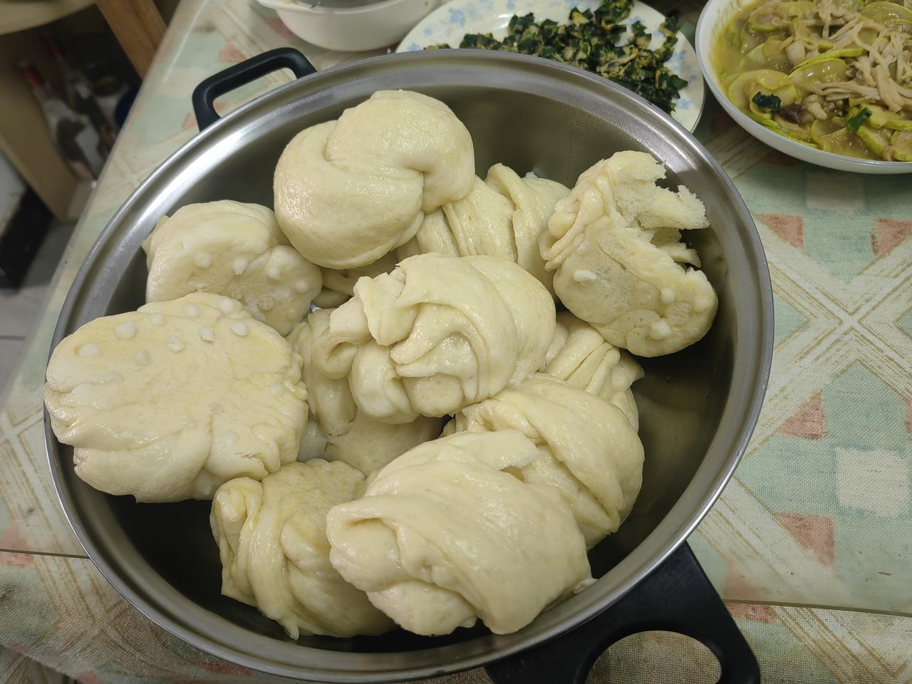 我自己这次来北京，做饭简单省事就好，看孩子做饭，做费事的真没有时间。早晨6点半