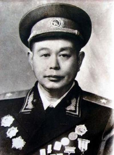 张闯，（1911‑1996‑04‑21），湖南平江人，开国少将，1955年授衔，