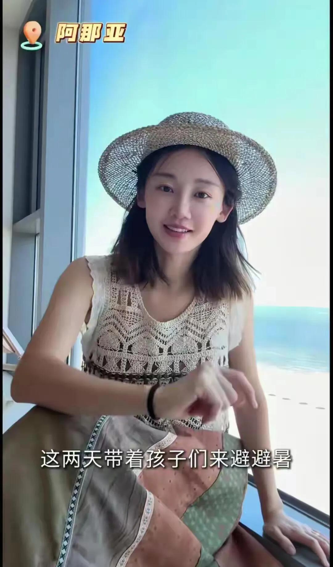 郑恺和苗苗还是不愿意三女儿出镜，看来还是挺介意网上的舆论的！郑恺跟苗苗带着