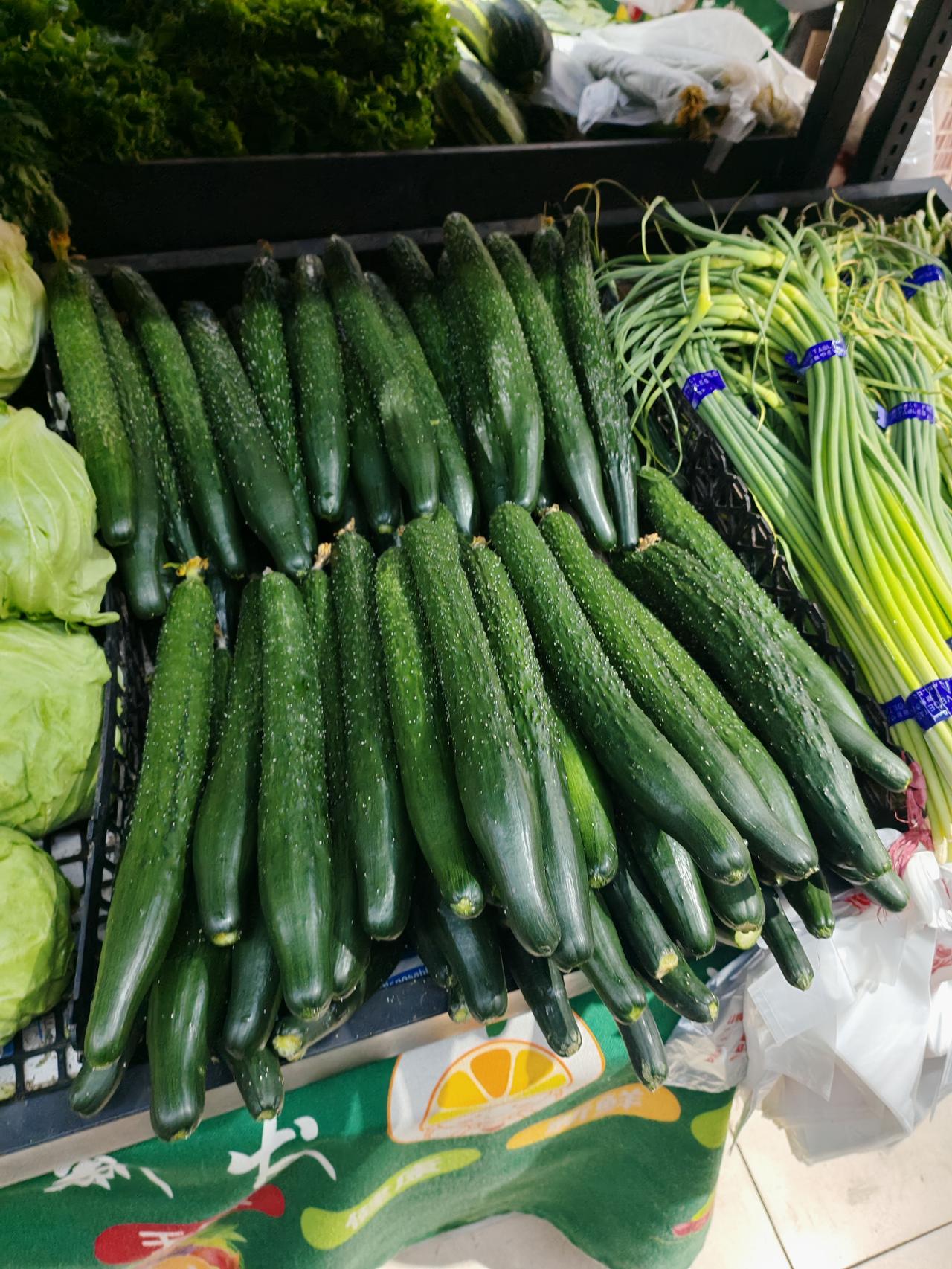 最近这几天是天气好的原因，还是各种菜产量高了，菜价怎么这么贱，贱的叫人不敢相信。