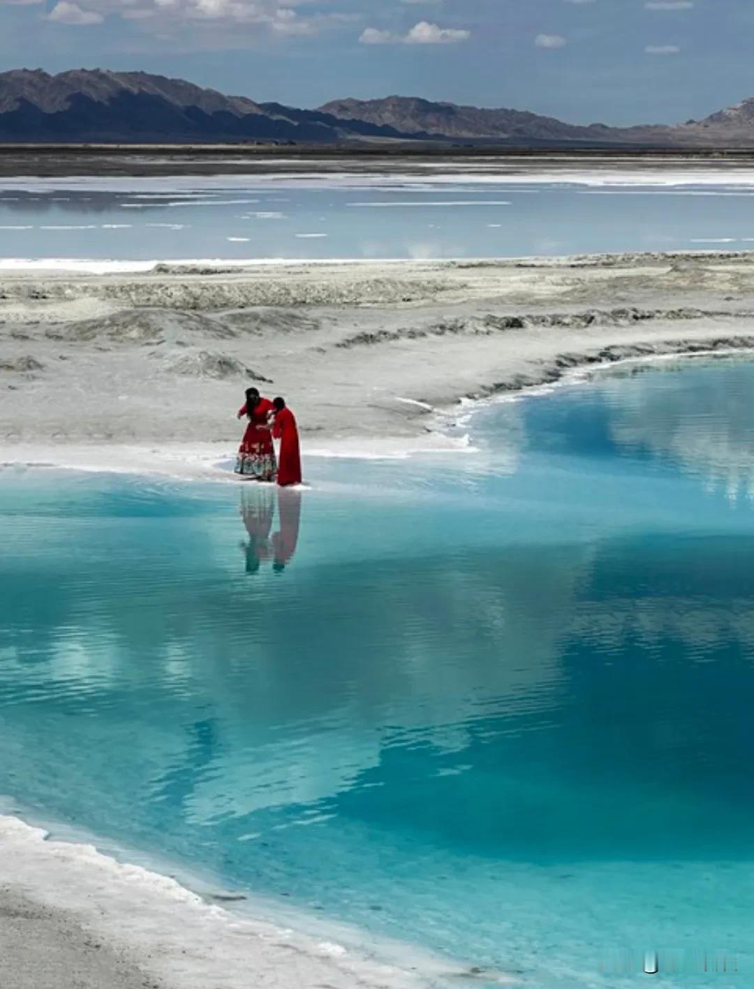 突然就被这句话治愈了:“人生没有最好的年龄，只有最好的心态，我们争不过岁月，