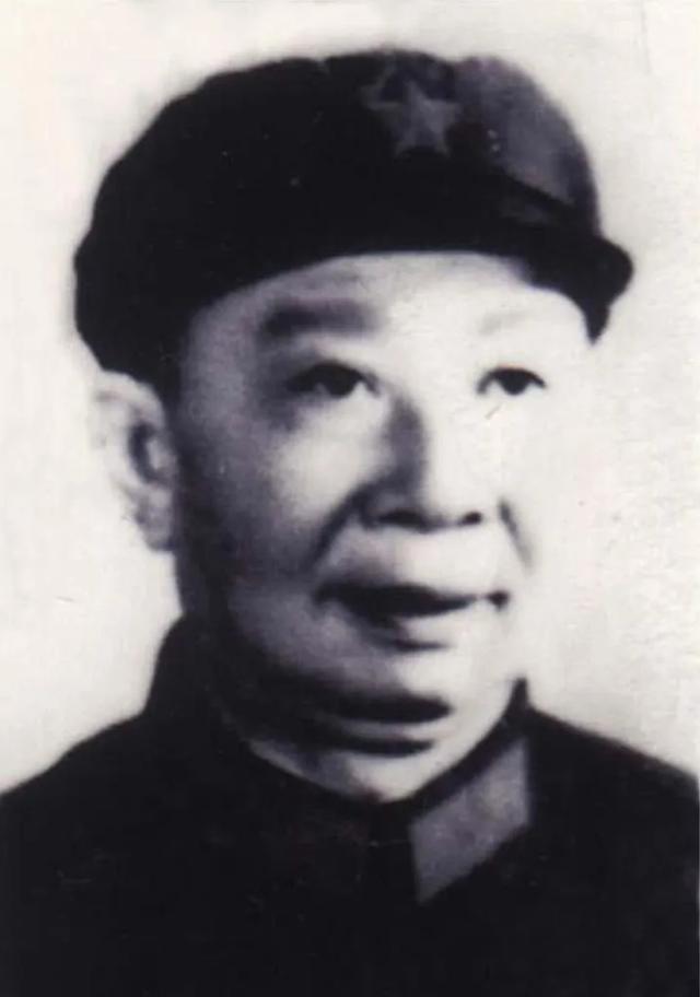 1942年，八路军在转移时，总被日军发现，司令员感觉有蹊跷，就派人调查，发现秘书