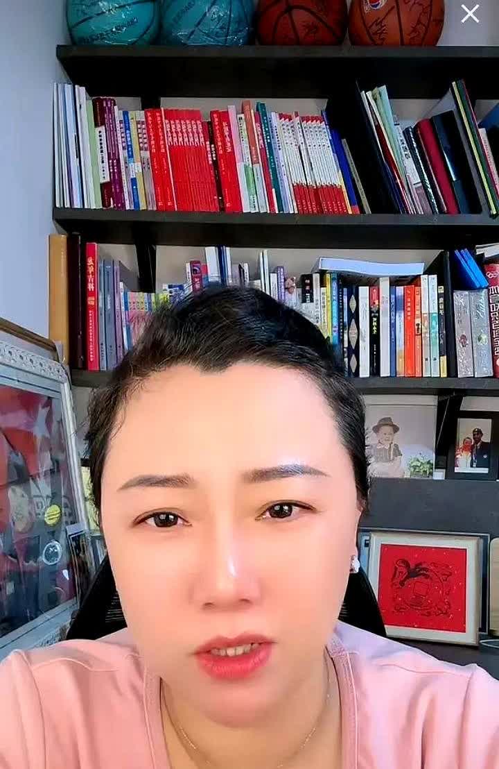郭艾伦8月28日回国家队报到，32岁老将的“最后一跳”开始了。他眼睛刚拆