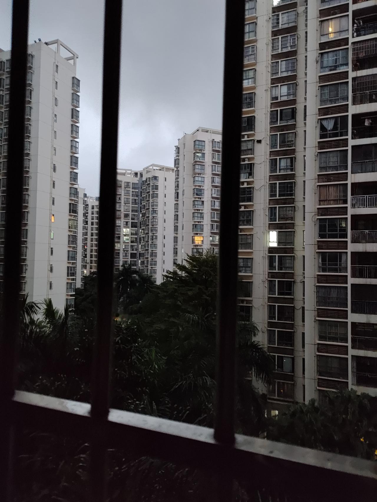 南宁的晚上吃剩的菜，终于不用放冰箱了。今天早上6：10分起来给小孩做早餐，发现