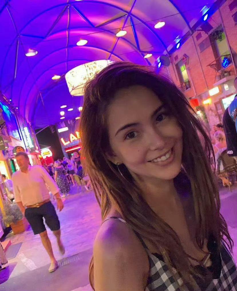 跟喜欢的人一起逛夜市真好[比心]​​​