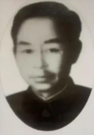 谢小球出生于1901年，湖南省衡南县人，黄埔军校第四期学员，曾担任国民党南京军校