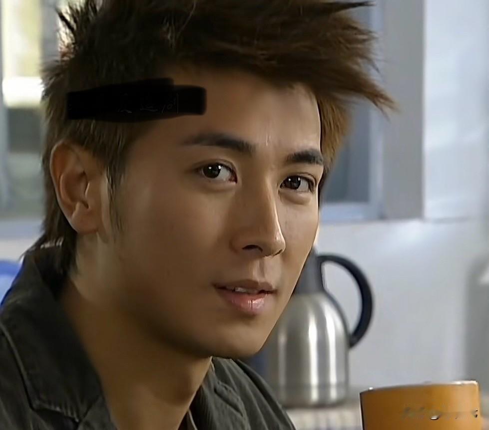 50岁保剑锋“完美丈夫”人设崩塌‼️前任10年陪跑换背叛，一瓶香水藏了20年的谎