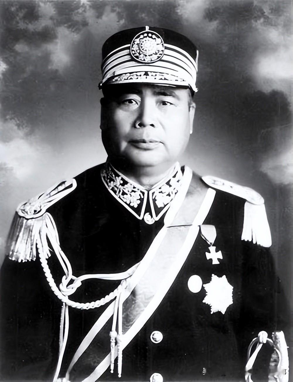 1925年，冯玉祥把清帝溥仪赶出紫禁城，并非是背信弃义，恰恰相反，背信弃义的是满