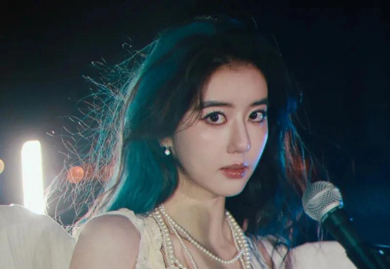 李凯馨录音风波愈演愈烈，道歉难平众怒，背景与剧组处理引争议近日，原定5月上线的
