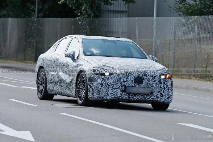 奔驰纯电C级将于年内发布豪华中型纯电党狂喜！奔驰纯电C级确认年内发布，基于