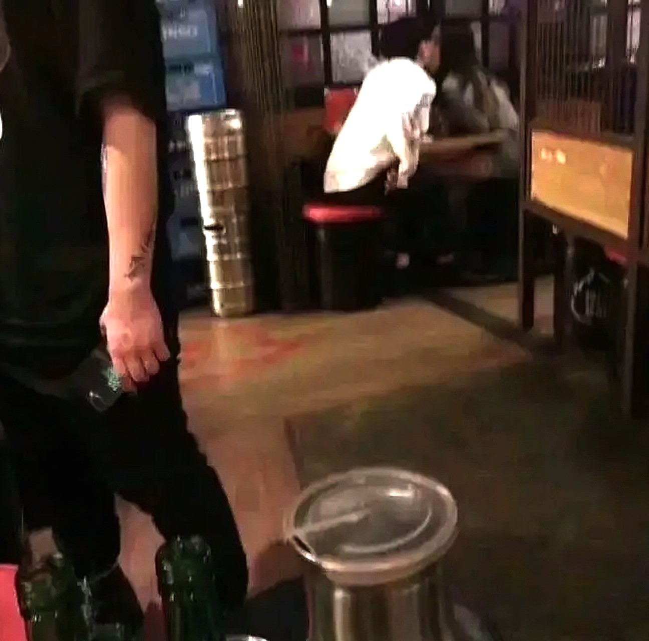 这关系有点乱糟糟的