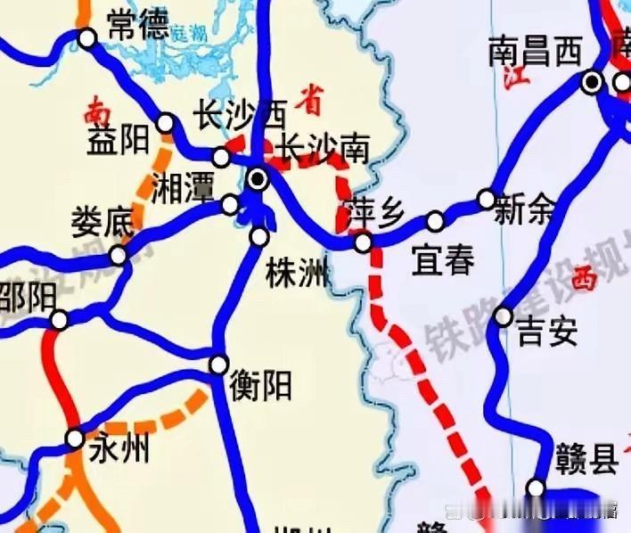 长赣高铁的线，终于敲死了。以前从长沙开车去赣州，地图上明明白白标着3个多小时。