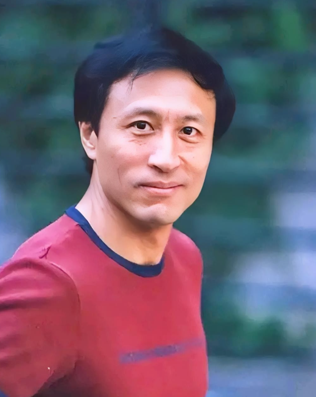 大家还记得这位男演员吗他今年68岁，土生土长的河南人，毕业于上海戏剧学院，与高