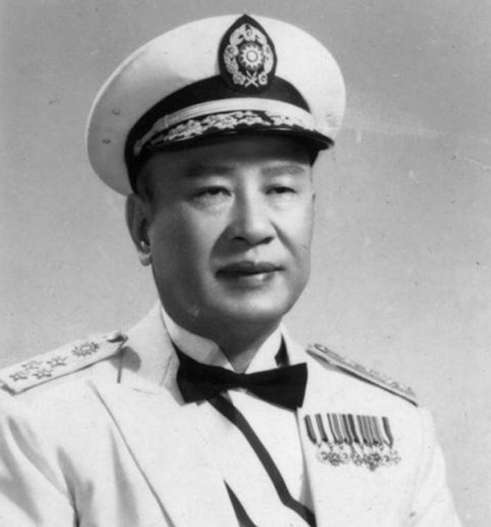 淞沪会战期间，白崇禧以副总参谋长的身份到前线视察，曾多次前往拜会第三战区司令长官