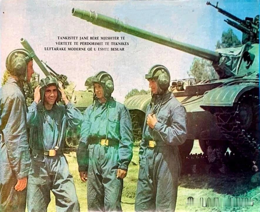 62式轻型坦克的在世界上的“扩散”范围还挺广的嘛，亚欧非都有——图1～2是阿