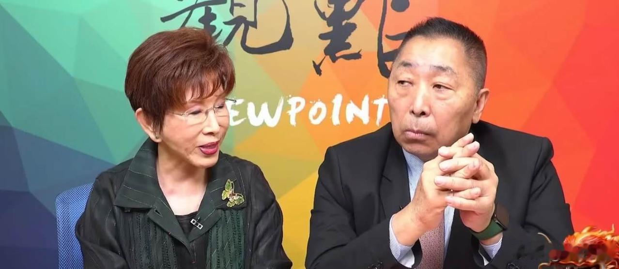 你们发现没有？唐湘龙的节目邀请的都是“深蓝”或“统派”嘉宾，我从来没看到他邀请绿