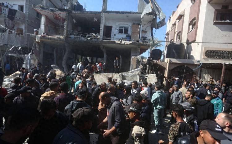 中东这把火，到底还是烧到了临界点。过去48小时发生的事，直接把全世界的目光都死死