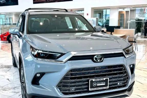 丰田汉兰达再进化!动力更强、油耗更低,30万级SUV难有对手新款丰田汉兰达亮相,