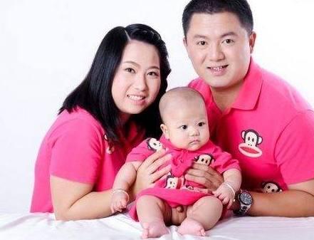 “李”姓爸爸给儿子取名时, 中间嵌着妈妈的姓, 邻居: 好感动