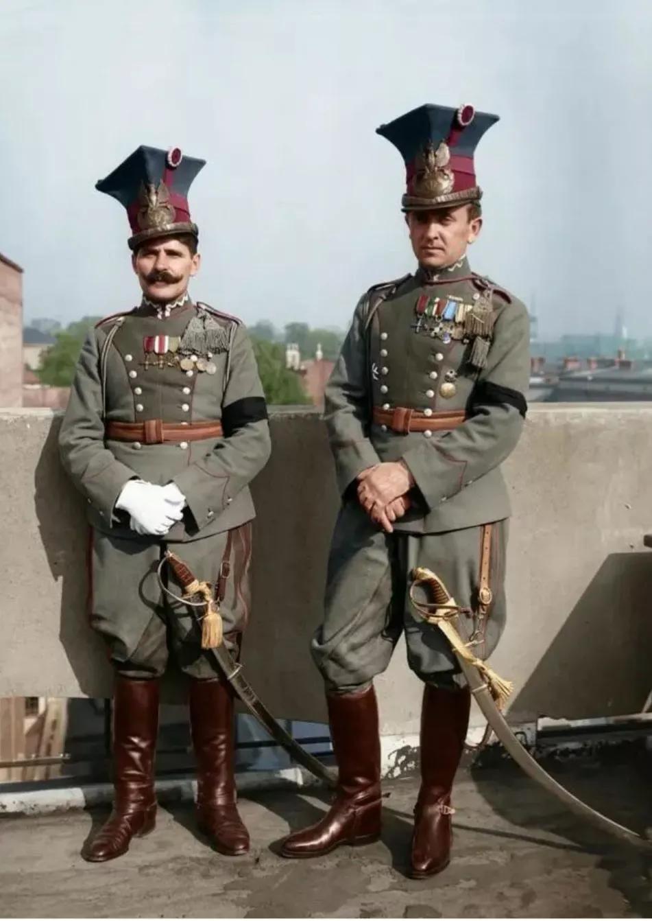 波兰骑兵在东欧历史上具有重要地位，波兰翼骑兵的威名人尽皆知。到二战前，波兰骑