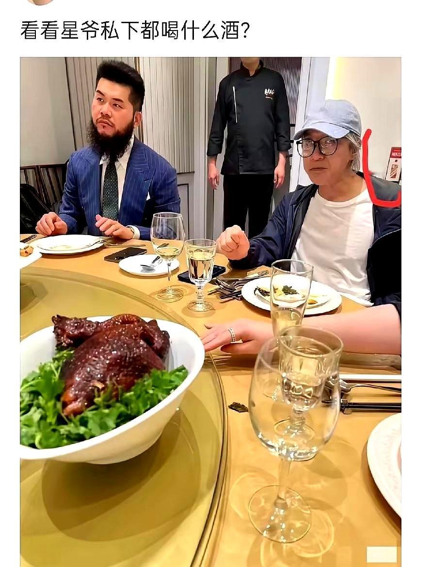 64岁的周星驰，状态炸到网友直呼“真能打”！不露面，却在闷声干大事：联手