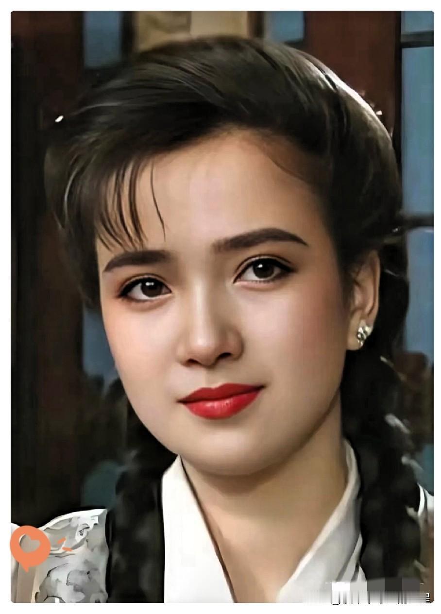 刘威没送去挽联许亚军也没送去挽联而是唐国强，他不仅送去挽联，也是在何晴活着的