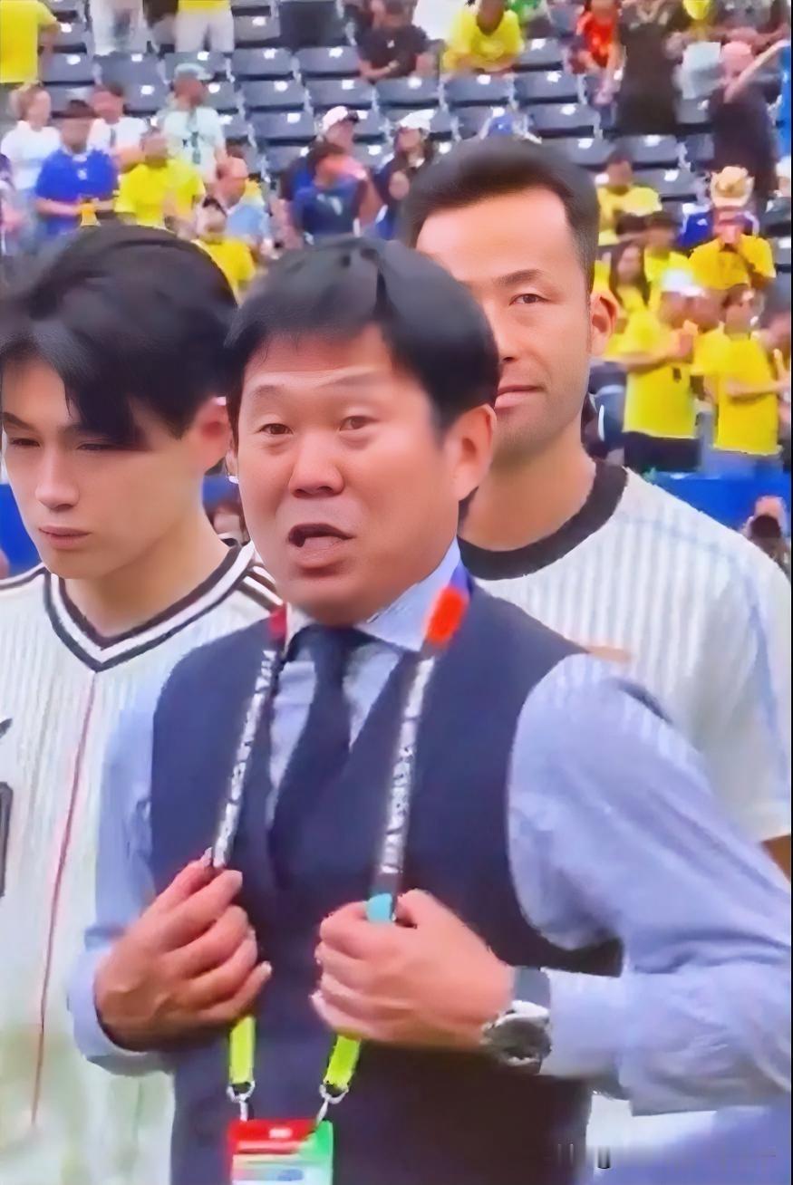 森保一如果不当主教练，做一个演说家也绝对是非常称职的。输给巴西后，在球