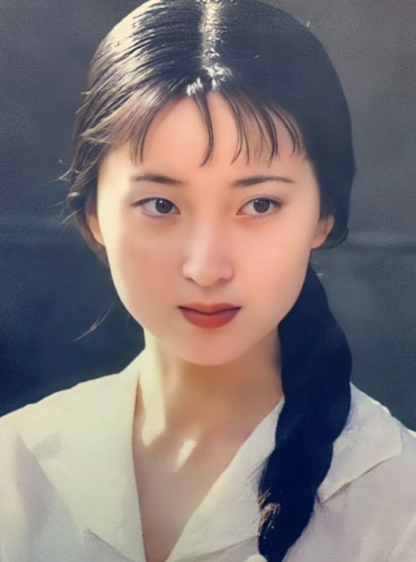 2007年，“林妹妹”陈晓旭患癌病重，弥留之际，丈夫郝彤陪在身边。然而，她却要打