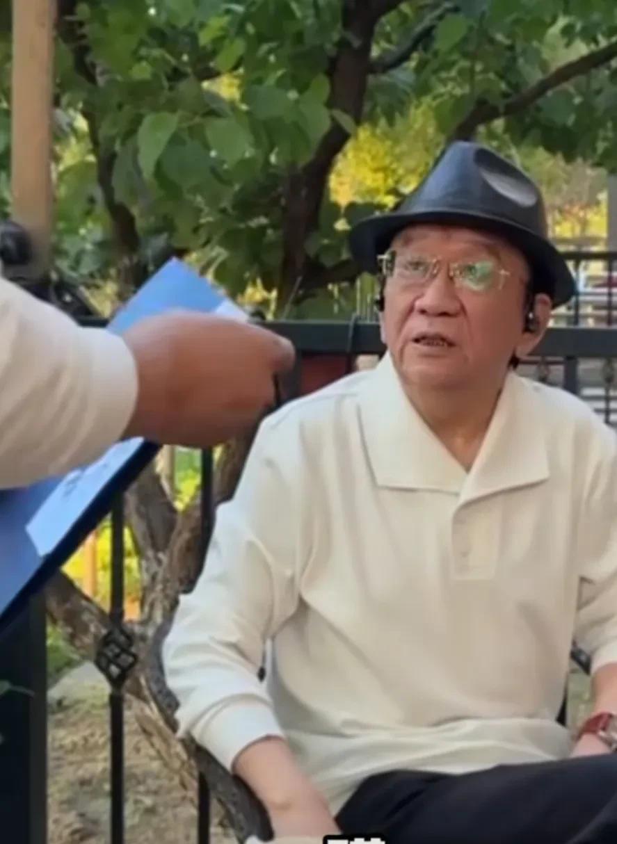 就在昨天16号侯二爷发布了一个视频，内容是给杨五爷发了一份儿加急贺电，大体意思是