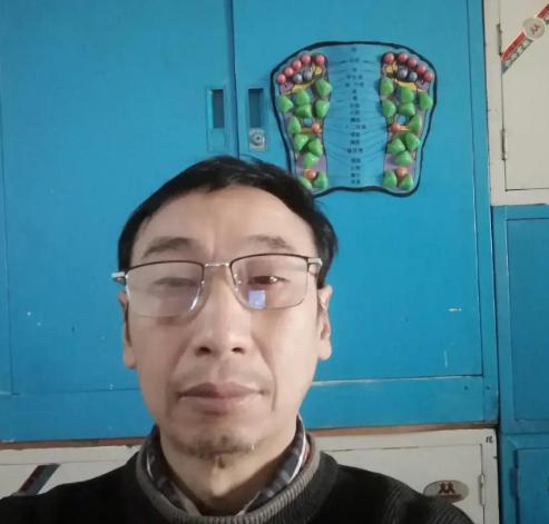 目前中国的最大问题，不是台湾问题，不是与美国的问题，也不是与日本问题，中国如今最