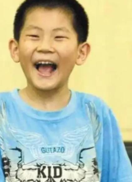 “国家的一大损失！”2000年，山东有一神童，短短的2天便念完小学，10岁那年参