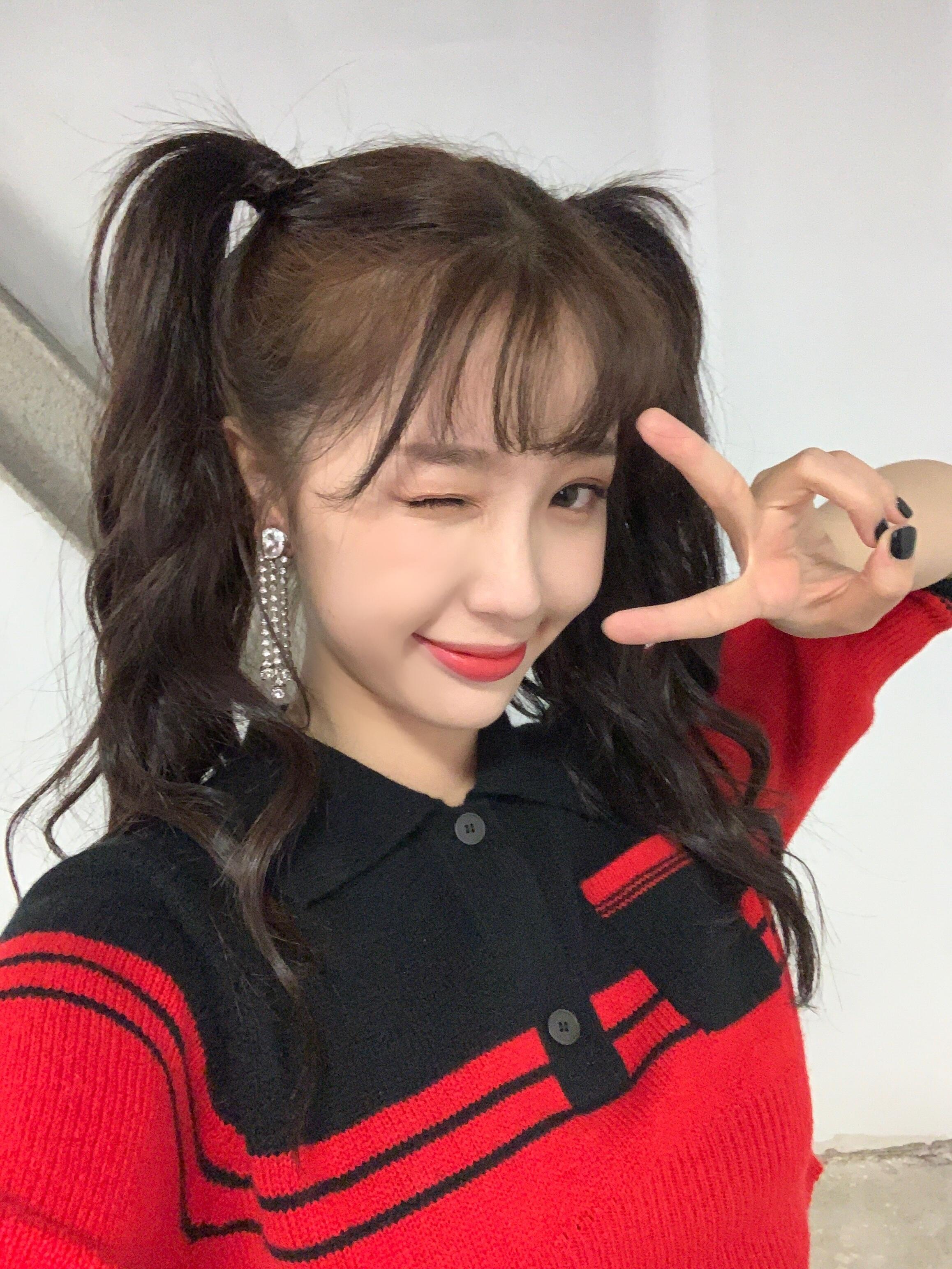 “各位青春制作人们和我一起吧”爱豆欣六周年快乐