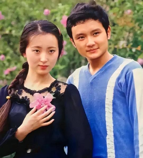 2007年，“林黛玉”陈晓旭去世，有人给“贾宝玉”欧阳奋强打电话，让他来参加葬礼