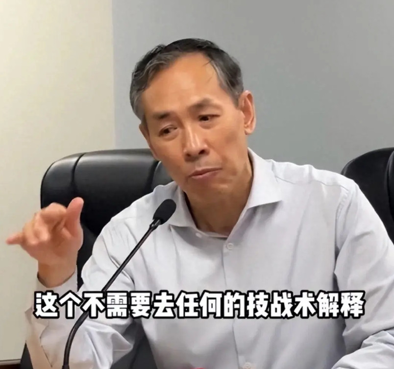 教父评球：许利民居功至伟，值得肯定！北京北汽男篮最终获得亚军，赛后身为主教练的