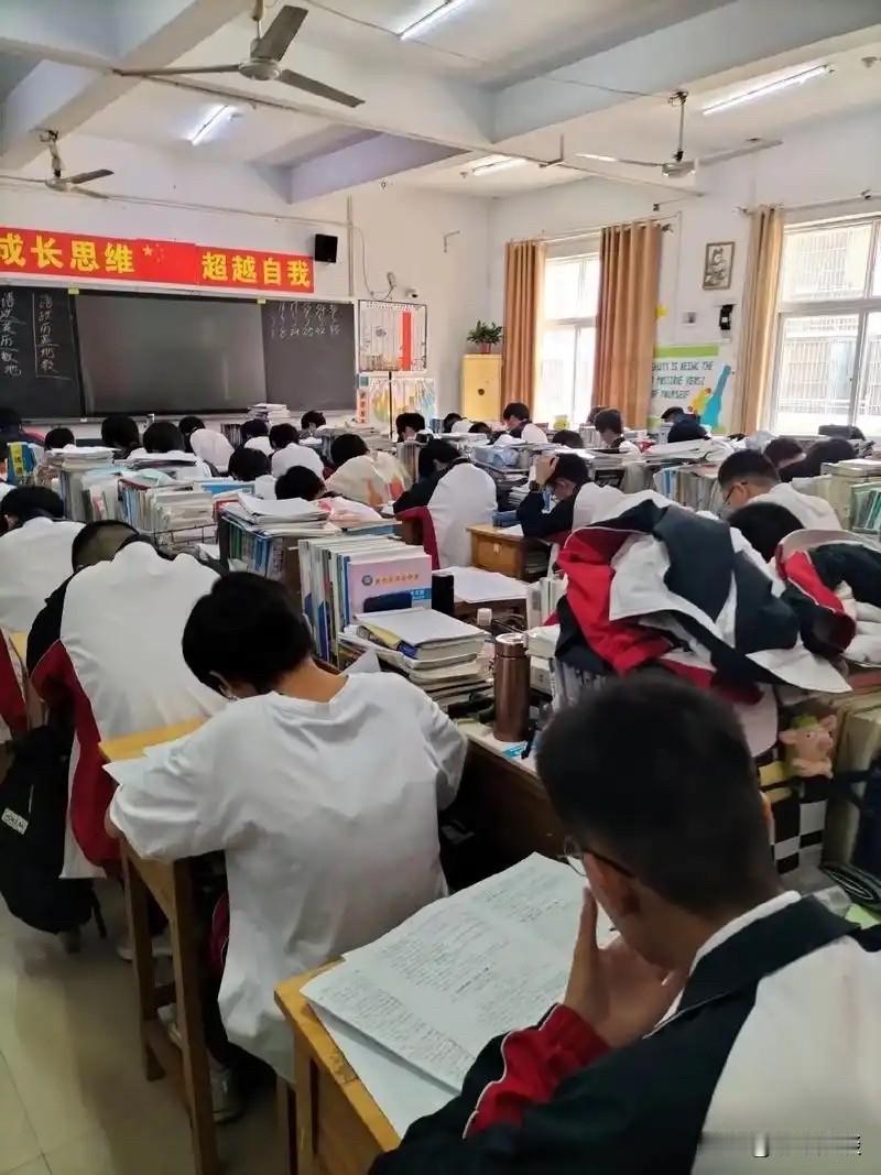 还有几天，一批孩子就彻底解放了，又一批神兽彻底出笼了。这些孩子的家长们，也咬紧牙