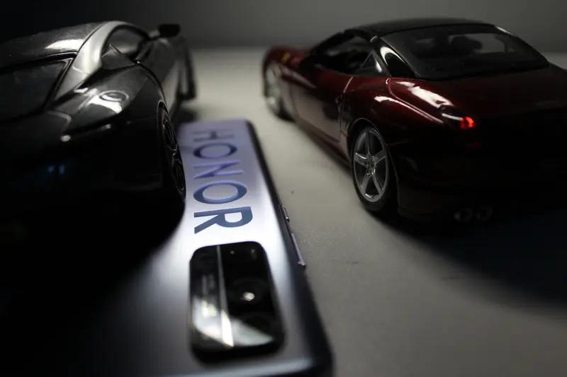 荣耀WINRT当主力机挺值得入手。它是荣耀专业电竞产品线的机型，首发价叠加国补