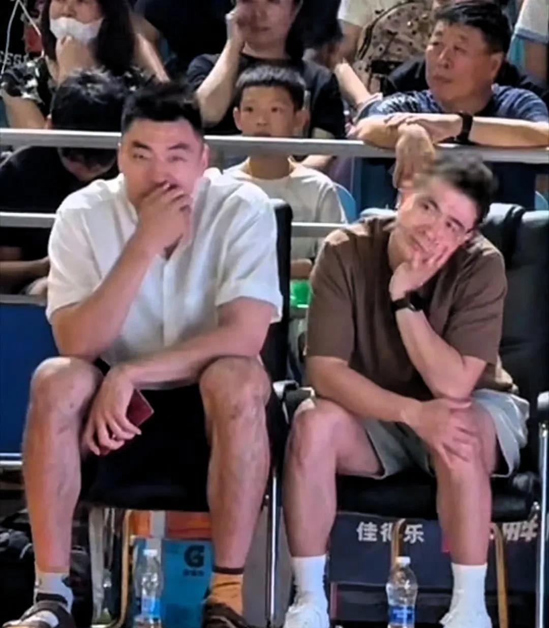 姜宇星拿到加盟辽宁男篮第一分！四国热身赛，身披9号球衣上篮拿到2分，杨鸣看在眼里