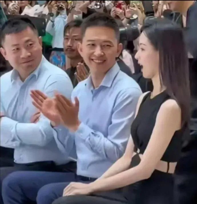 大佬们看女明星的眼神都一样吧