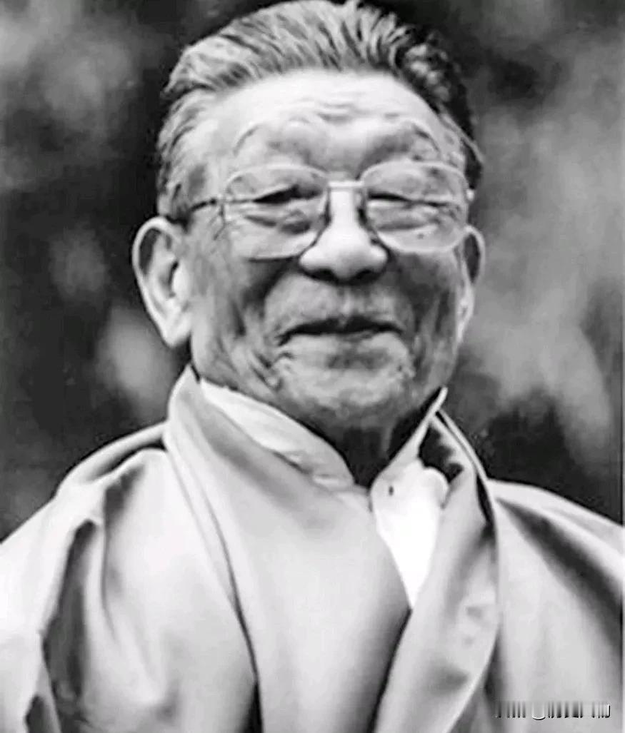 天宝，原名木尔加·桑吉悦希，藏族。他出生于1917年2月。籍贯是四川省阿坝