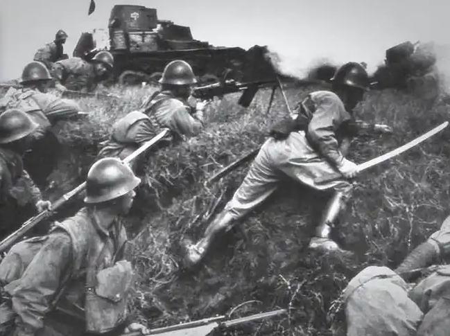 李鸿章想不到，日本敢于发动甲午中日战争；张学良想不到，日本敢于发动九一八事变；